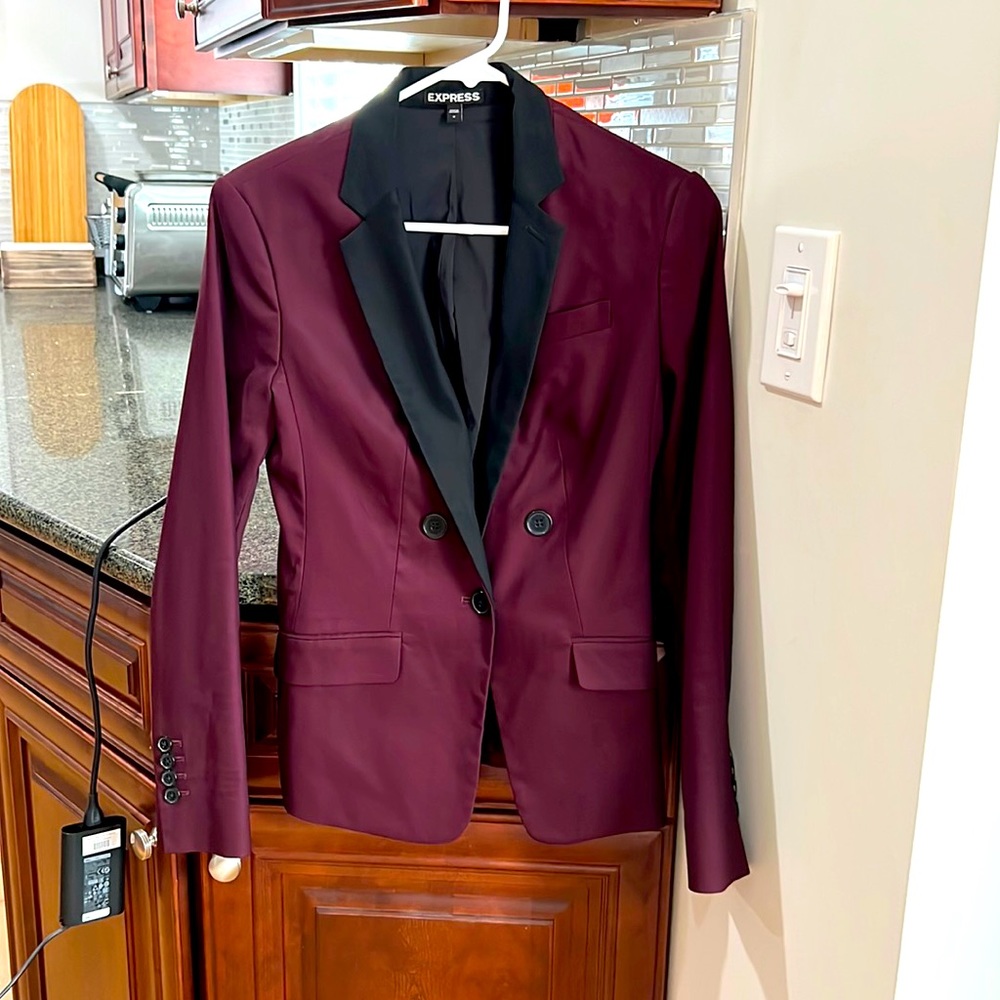 Size 0 maroon/black express blazer
